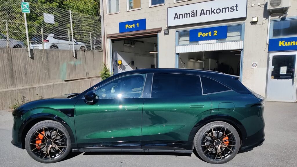 Zeekr 7X på R-series R15